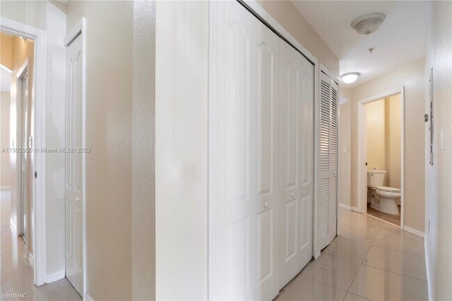 Building Photo - 3 br, 2.5 bath Condo - 8912 W Flagler St A...