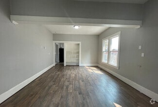 Building Photo - 315 N Broadway