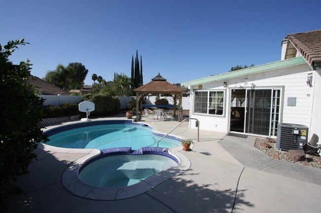 Foto del edificio - POOL HOME/ Single-Story in Cul-De-Sac!!! L...