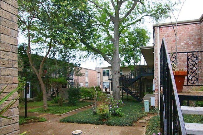 Foto del edificio - 5550 N Braeswood Blvd