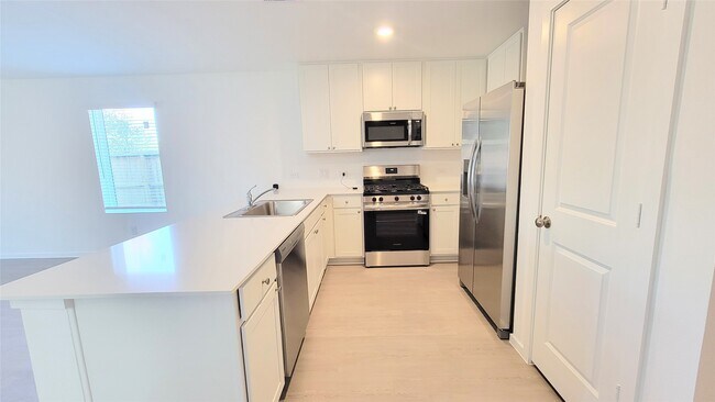 Building Photo - 27634 Spearmint Ridge Dr