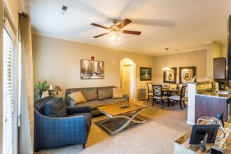 Interior Photo - Vintage Creekwood Park Apartments