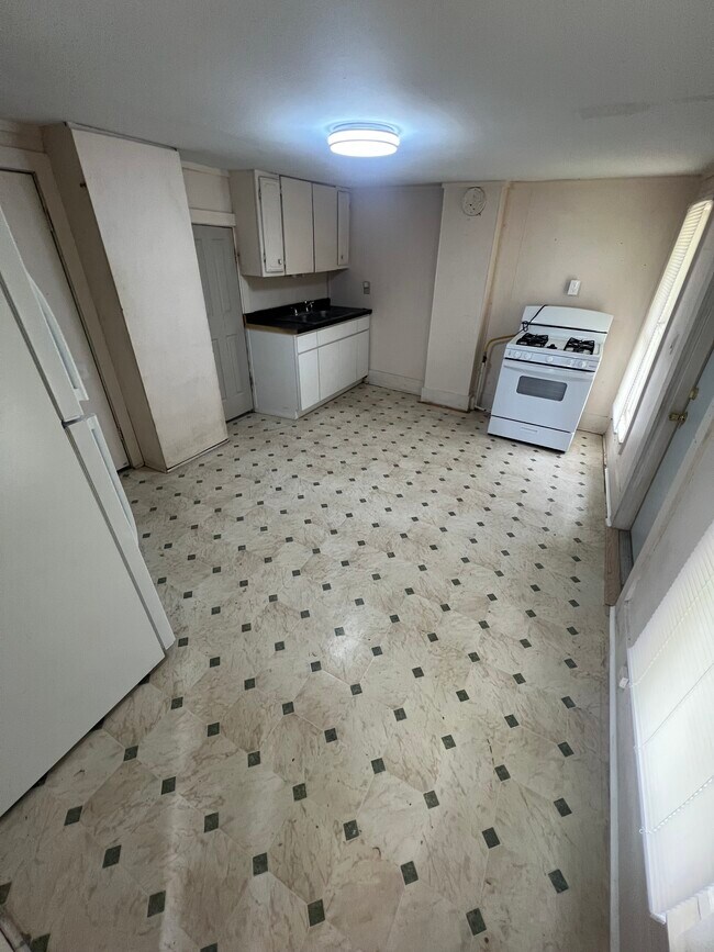 Foto del edificio - 323 N Ash St