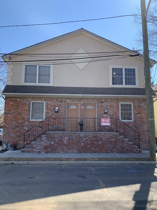 1779 Newton St, Rahway, NJ 07065 Townhome Rentals in Rahway NJ