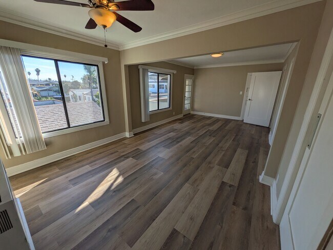 Foto del edificio - 1055 N Ardmore Ave