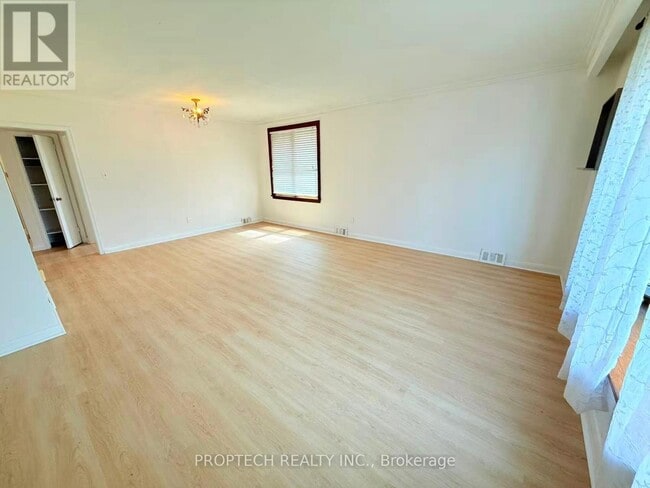 Building Photo - 418 Fernleigh Cir N