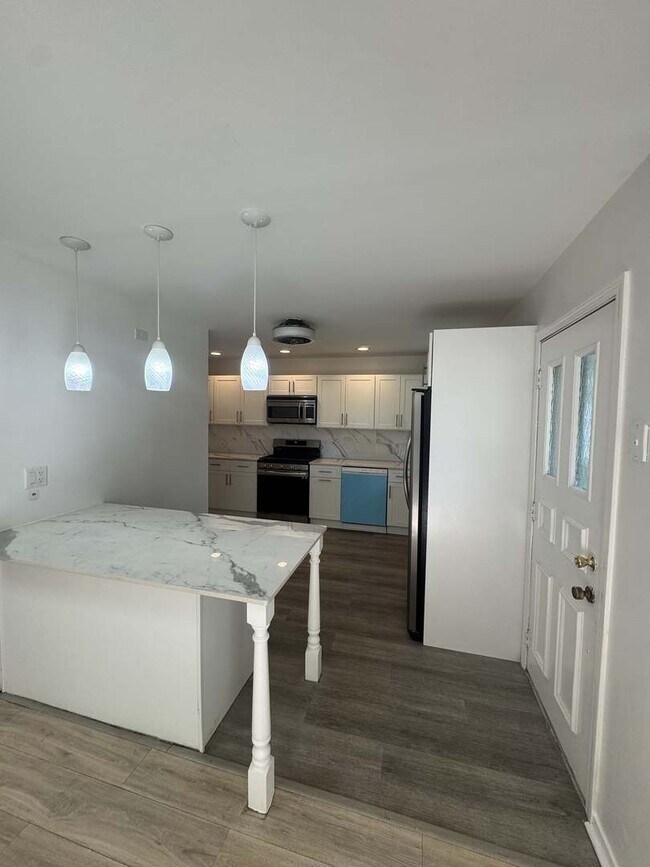Foto del edificio - 14949 Highland Ave