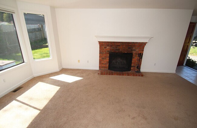 Foto del edificio - CHARMING 3 BED, 2 BATH KIRKLAND/Juanita Be...