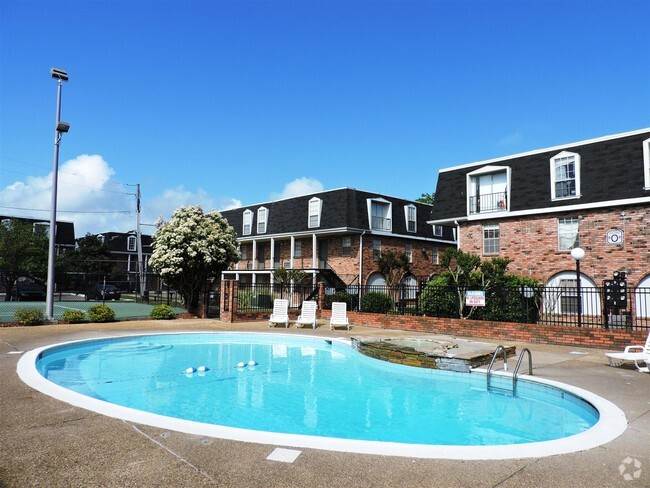 Building/Pool Photo - Maison D Orleans