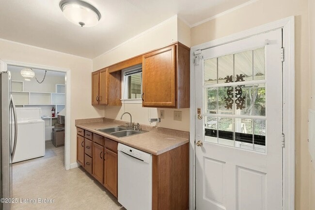 Building Photo - 415 N Hite Ave