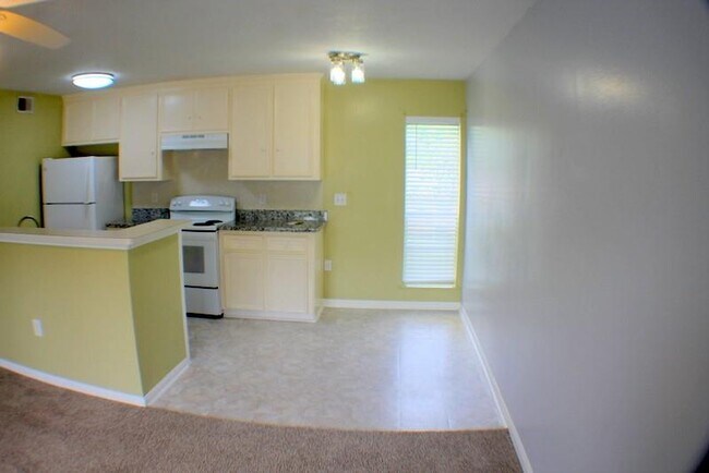 Building Photo - 6326 Culmore Dr