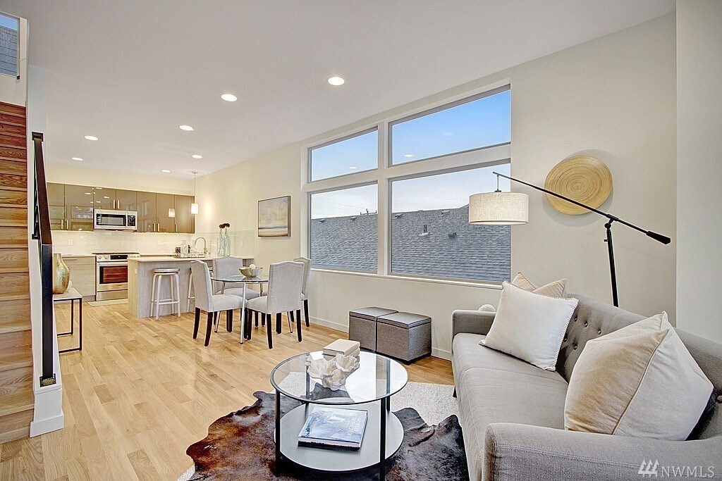 Foto principal - 4128 36th Ave SW