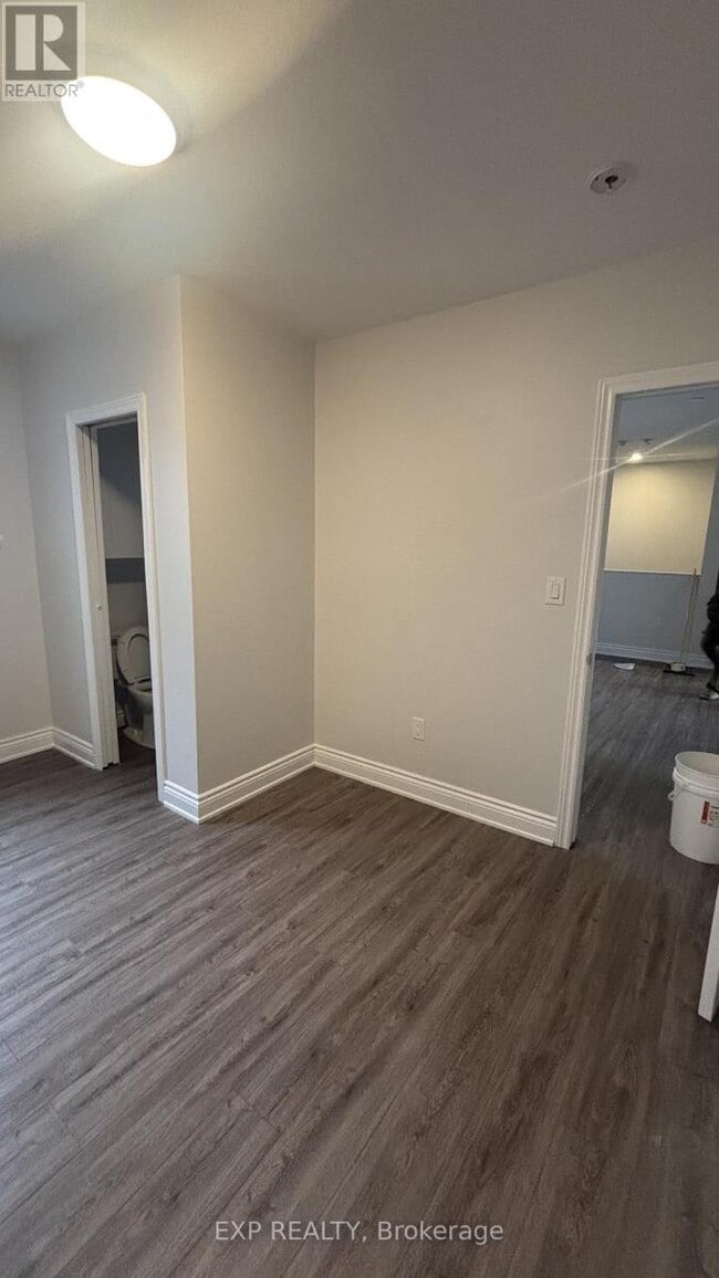 Building Photo - 3289 Lake Shore Blvd W