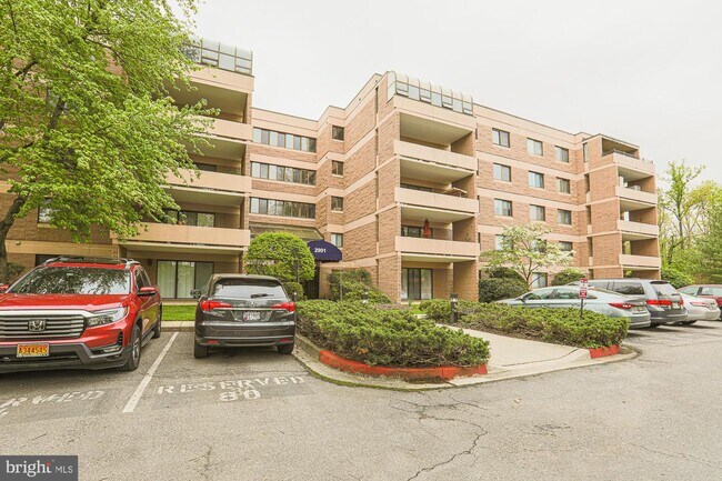 Foto del edificio - 2901 Fallstaff Rd