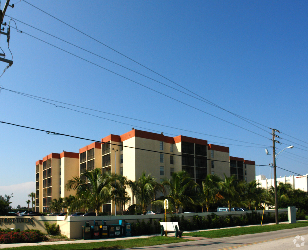 Primary Photo - Nautilus Apartments