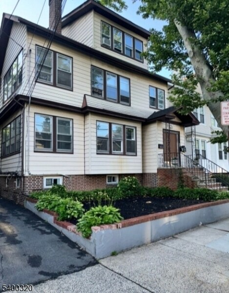 Foto del edificio - 51 Poe Ave