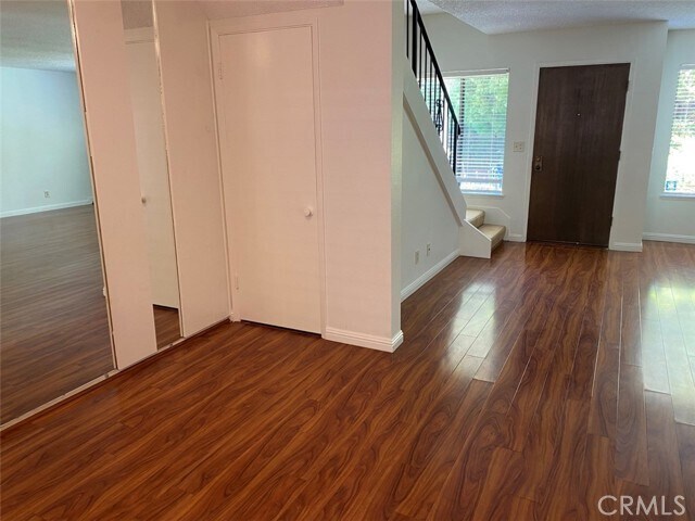 Building Photo - 6010 Ridgegate Dr