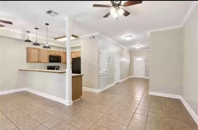 Building Photo - 8209 Edinburgh St