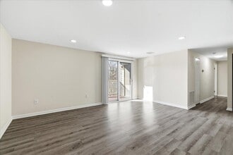 Building Photo - 819 Stratford Way