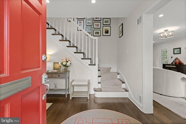 Foto del edificio - 6709 Pemberton St