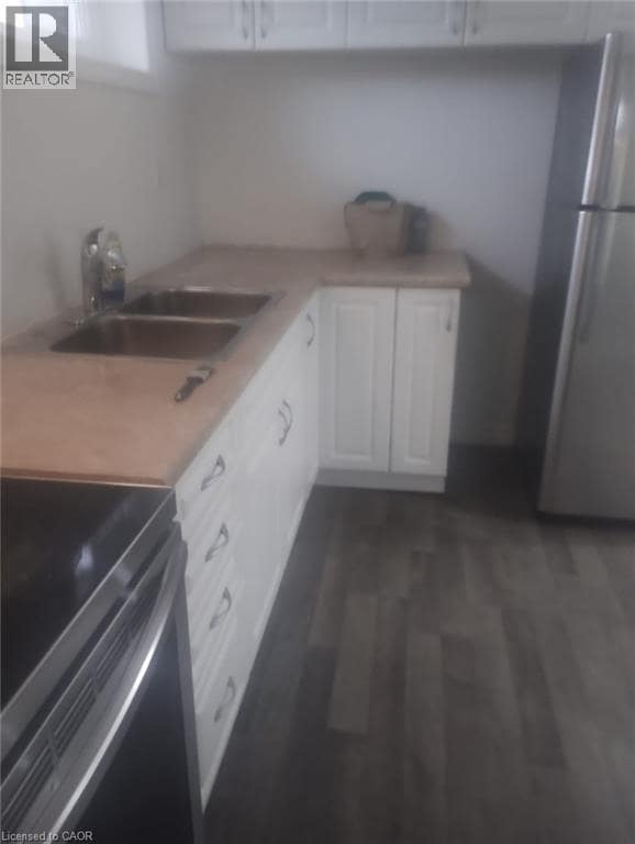 Building Photo - 116 Golden Blvd E