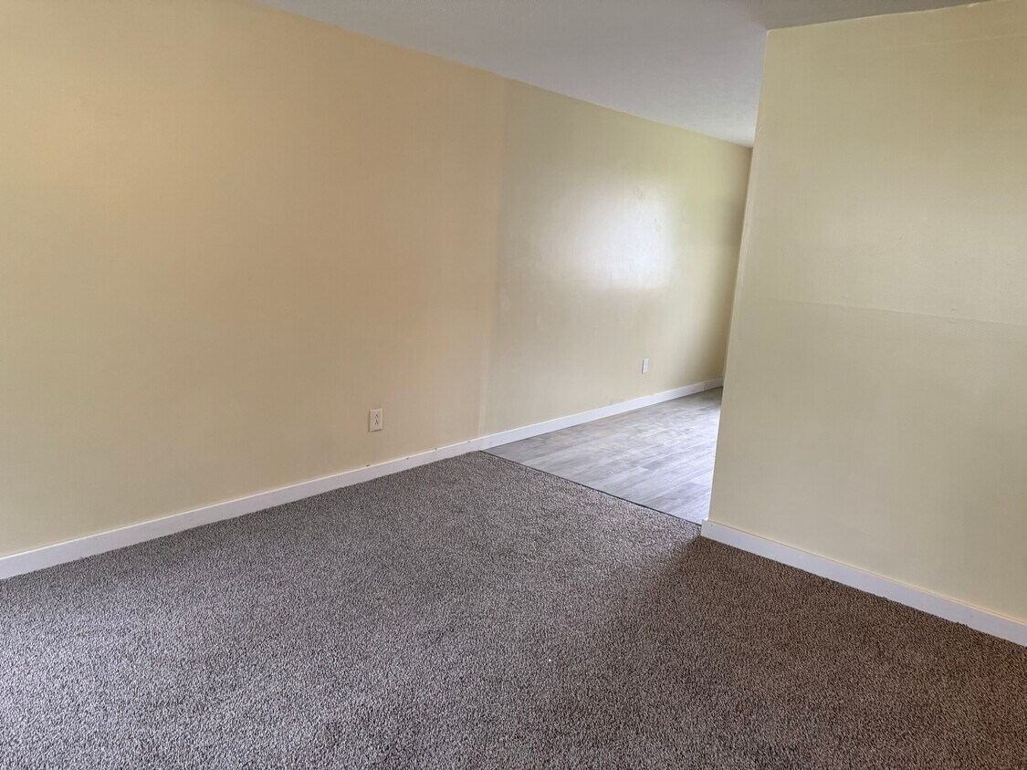 Foto del edificio - 1518 Loddy Ave NE