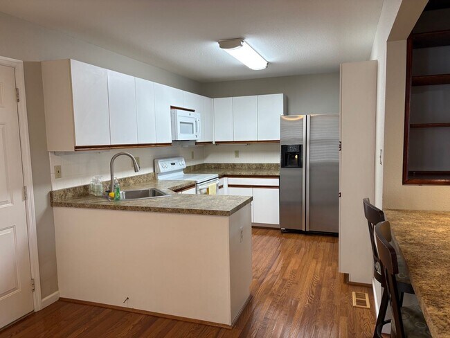 Building Photo - 1716 HIGVIEW CIRCLE COURT | BALLWIN 63021