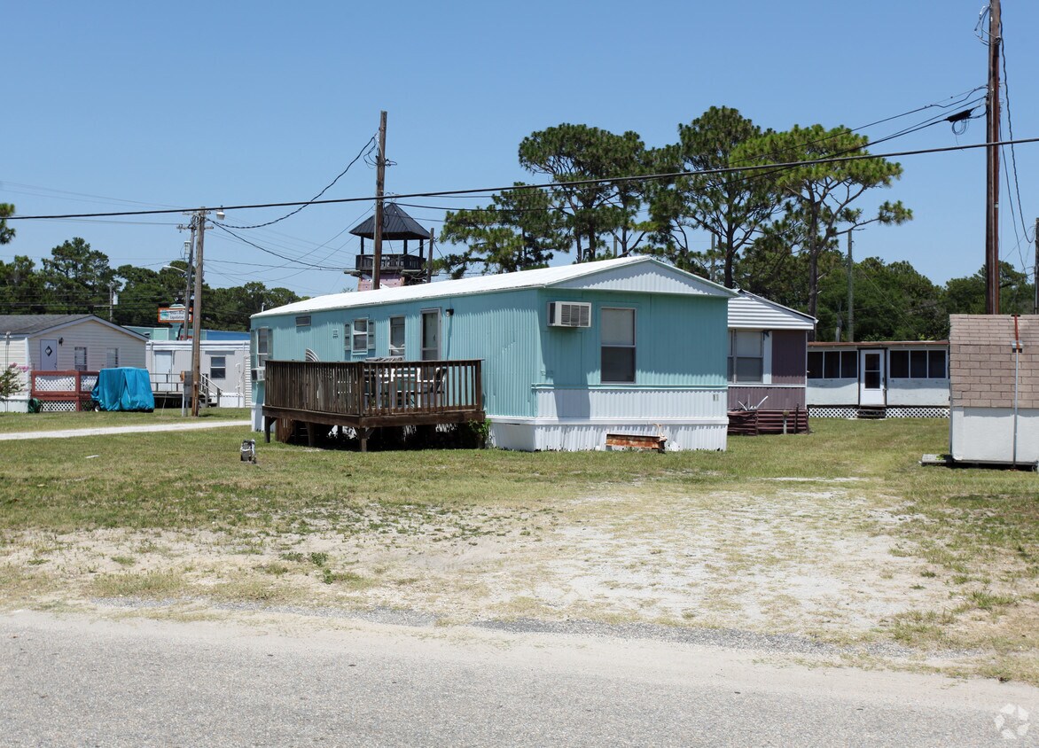 1909 Us17 Hwy S, North Myrtle Beach, SC 29582 Apartments in North