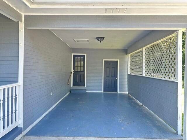 Building Photo - 3266 Somerset Dr SE