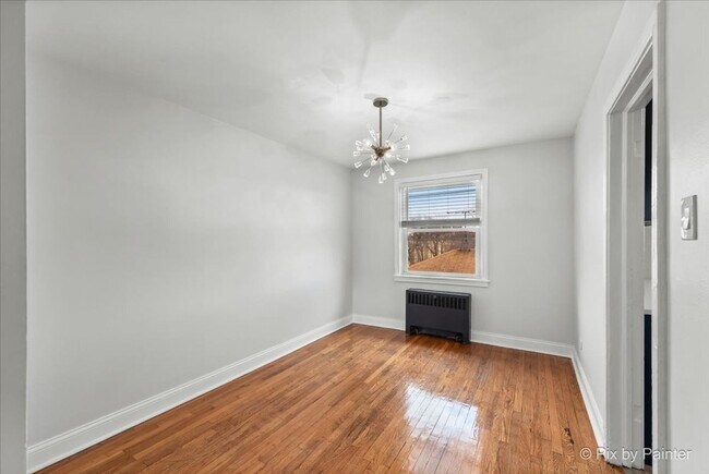 Building Photo - 2721 W Berwyn Ave