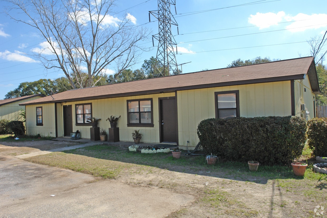 7240 Hilburn Rd, Pensacola, FL 32504 Apartments in Pensacola, FL