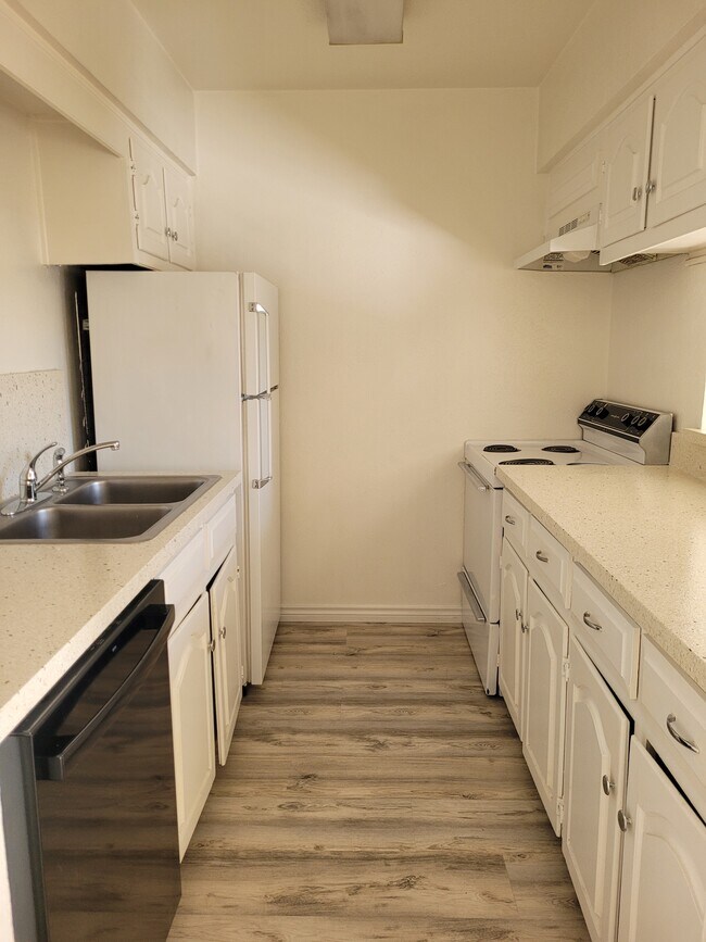 Parkview Apartments in Dallas, TX