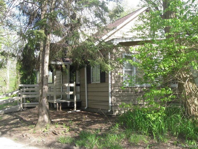 Foto del edificio - 27423 West 12 Mile Road