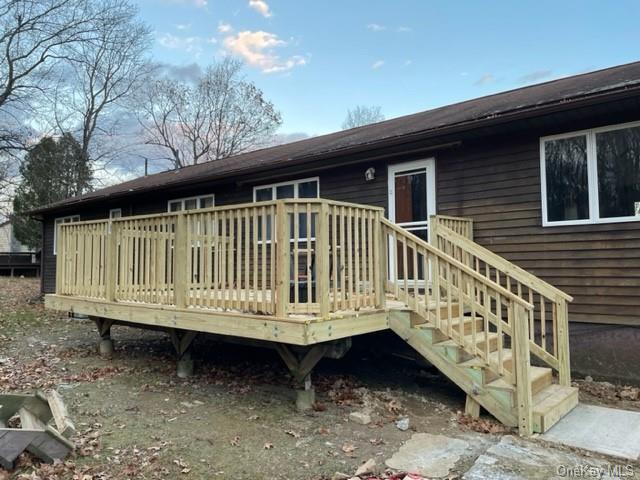 Foto del edificio - 142 Shawanga Lodge Rd