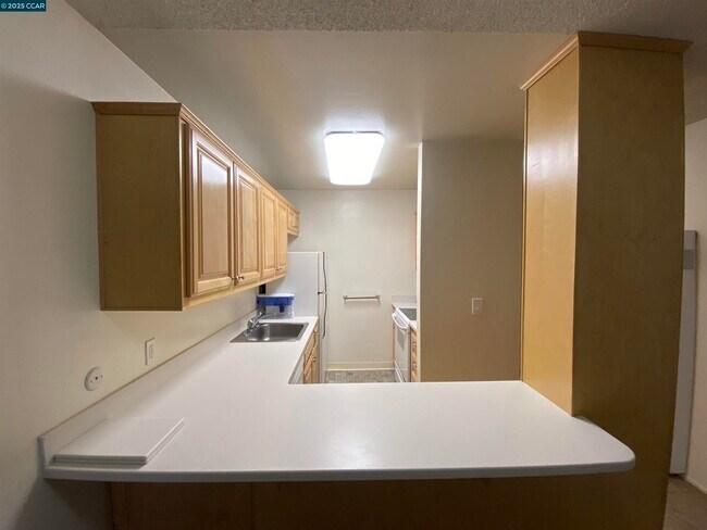 Foto del edificio - 2730 Oak Rd