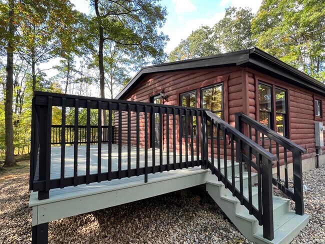 Foto del edificio - 116 Oak Grove Cir
