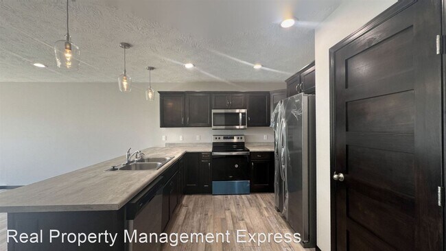 Foto del edificio - 3 br, 2.5 bath House - 9703 W Broek Drive