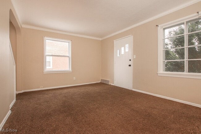 Building Photo - 257 E 250th St