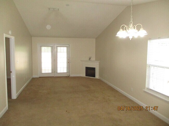 Foto del edificio - 2715 Mclain Ln