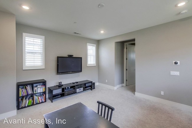 Building Photo - 4 br, 3.5 bath House - 6675 Soltera Vista