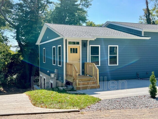 Building Photo - 10 Deaver Park Cir