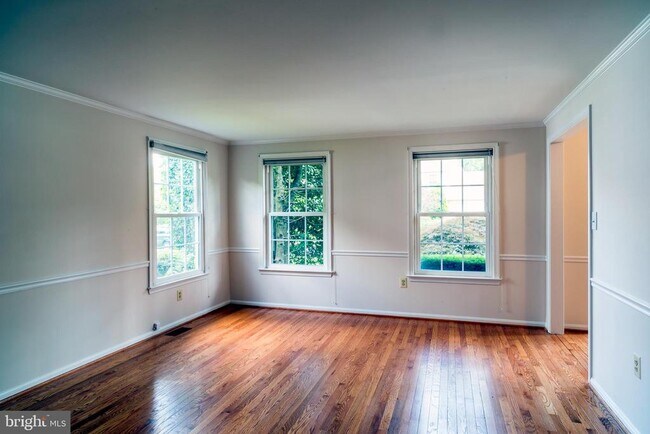 Building Photo - 15633 Gold Ring Way