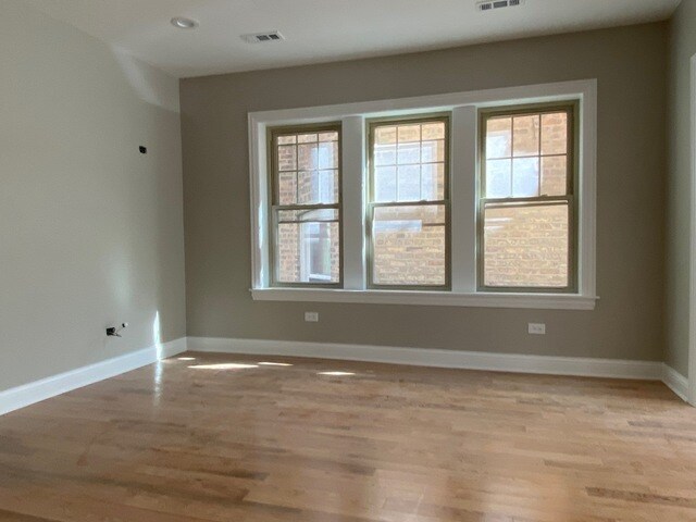 Building Photo - 3811 N Spaulding Ave