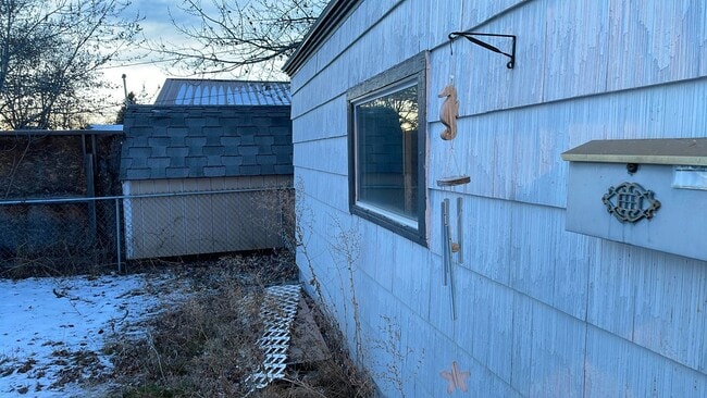 Building Photo - Comfortable 3-Bedroom, 2-Bathroom Family Home