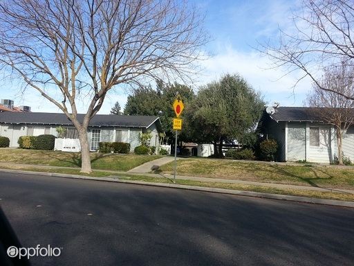 Primary Photo - 113 W Alexander Ave