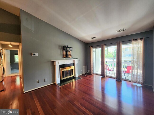 Building Photo - 18202 Chalet Dr