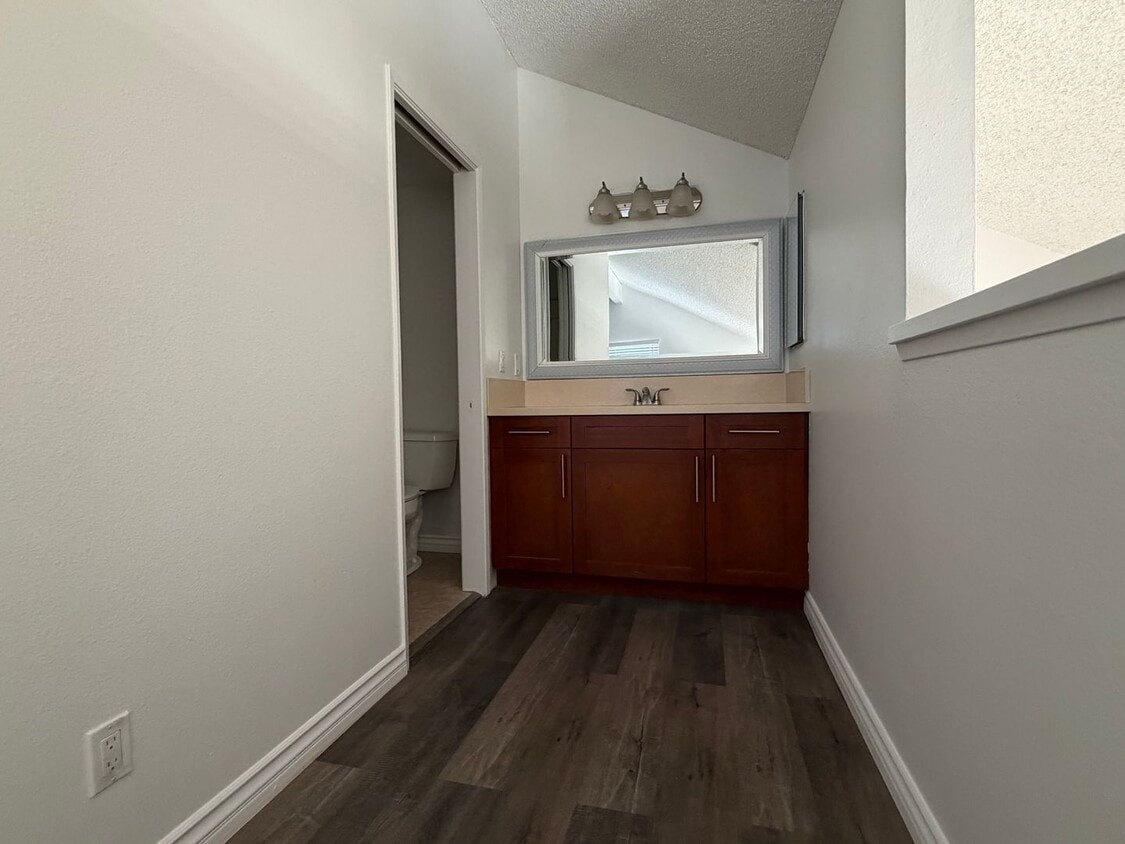 Building Photo - Appian Dr