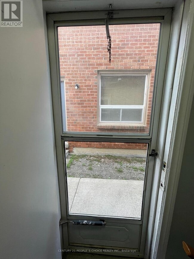 Building Photo - 340 Bristol Rd W