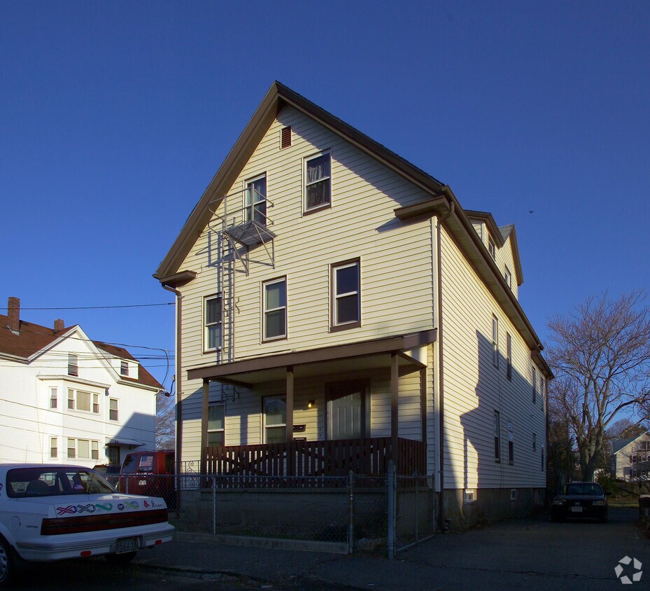 Building Photo - 25 Myrtle St