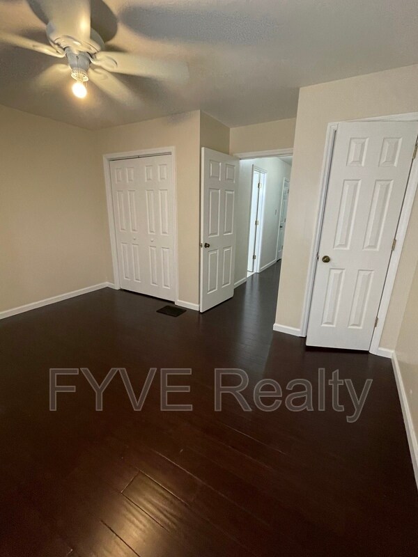 Building Photo - 944 Piney Grove Church Rd